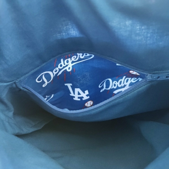 LA Dodgers Crossbody Bag - Picture 3 of 4